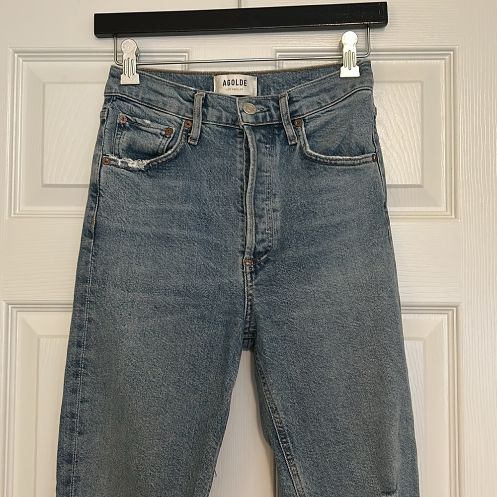 AGOLDE Riley Ripped High-Rise Cropped Jeans - Picture 3 of 10